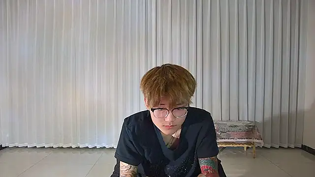 KK-cuteboy Live XXX-Chat