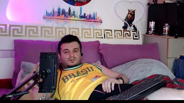 Pokazy przed kamerką – iuligruia69