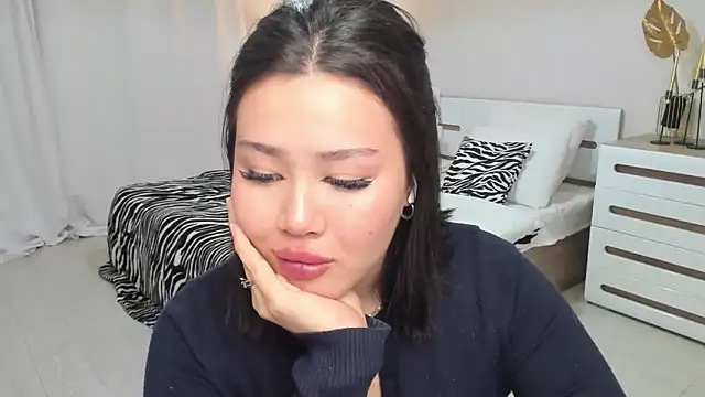 Brunette_Charm: онлайн-секс-чат