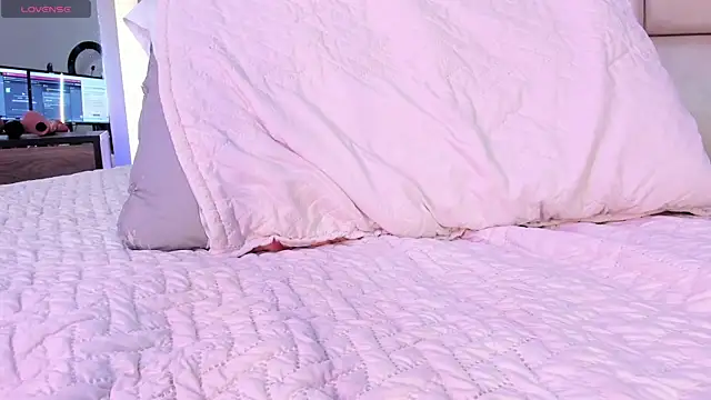 ZoeBarlove's Live XXX Chat