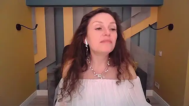 دردشة EllaLong الجنسية المباشرة