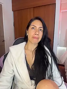 ArianaReynoldss: онлайн-секс-чат