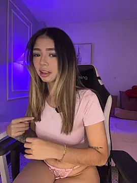 HoneyMollyX: онлайн-секс-чат