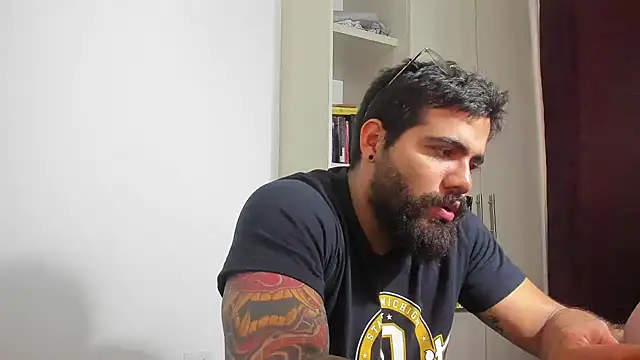 _Coddygold_: διαδικτυακό σόου στην κάμερα