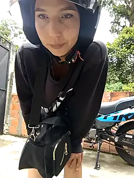 Abril-cloud2026 Webcam Show