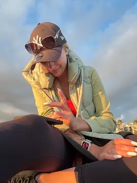 دردشة Betsy الجنسية المباشرة