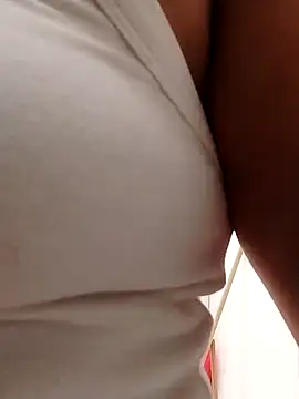 lovemich2024: онлайн-секс-чат