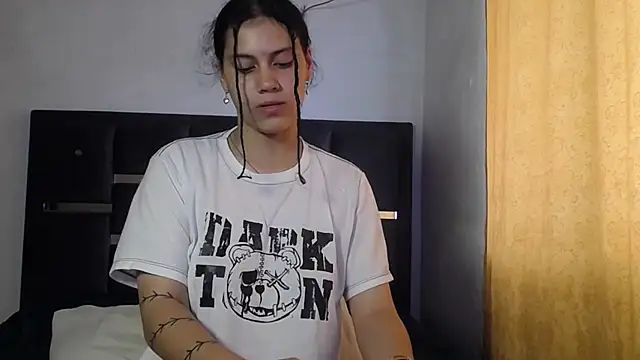 realshy-StepsisのライブXXXチャット