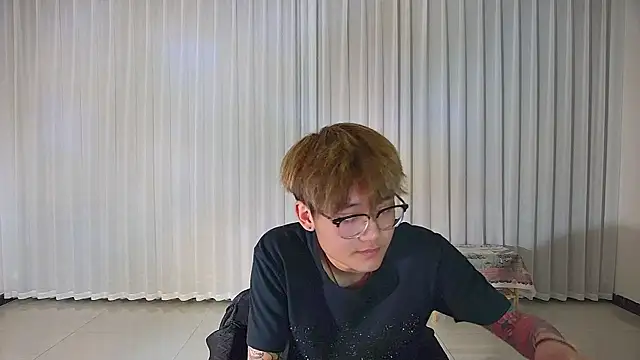 KK-cuteboy live XXX chat