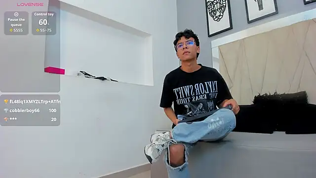 عرض كام adams_bobby