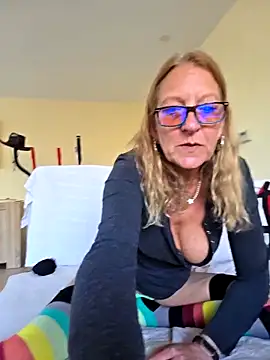 HotWifeLyn68 Live XXX-chat