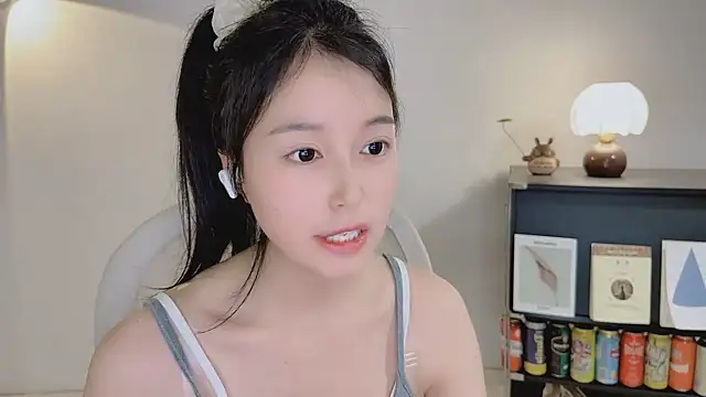 Onechestnut's Live XXX Chat