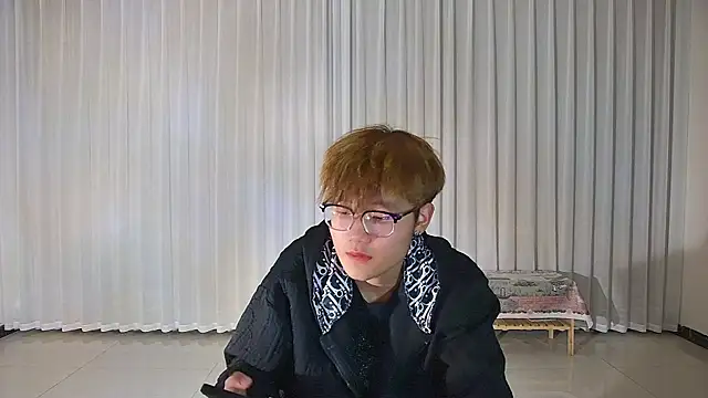 KK-cuteboy 在線直播表演