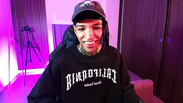 Pertunjukan Kamera Web im_Usuga