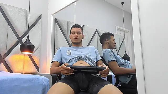 XXX chat uživo modela NohaBrooks