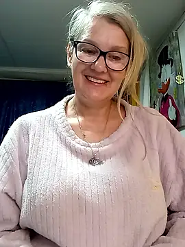 irinamaux Adlı Modelin Canlı XXX Sohbeti