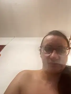 gloria7v05 Adlı Modelin Canlı XXX Sohbeti