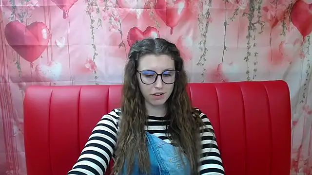 LilianaShine Adlı Modelin Canlı XXX Sohbeti