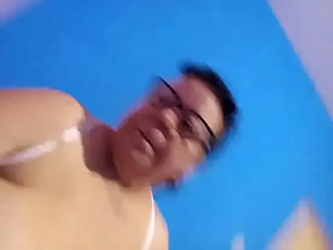 Luach Adlı Modelin Canlı XXX Sohbeti