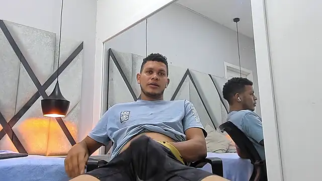 Show modela NohaBrooks na web-kameri