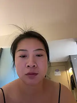 mo-mo-69n Live XXX chat