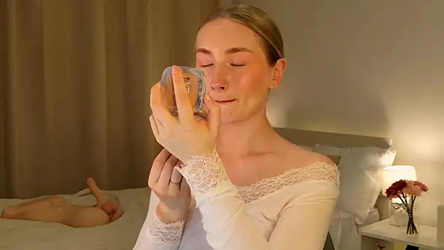 bella__rose 即時 XXX 聊天