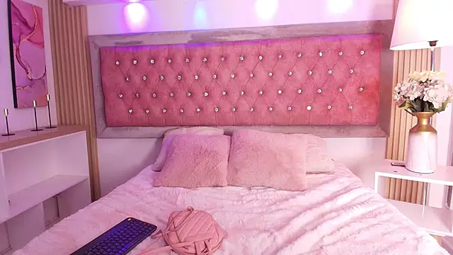 Shy_Cherry_ Adlı Modelin Canlı XXX Sohbeti