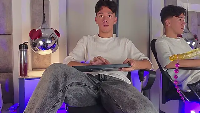 Chat +18 de Austin_Reedss ao vivo