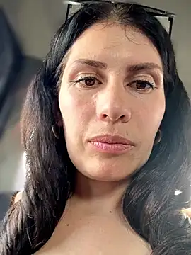 Alysson-- Adlı Modelin Canlı XXX Sohbeti