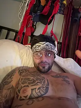 CaptHook931 Pertunjukan Webcam