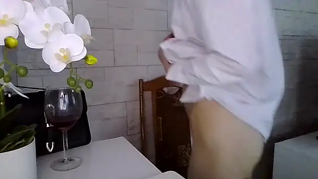 JuliaLovely Live XXX Chat