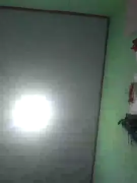 Trian271195 在線直播表演