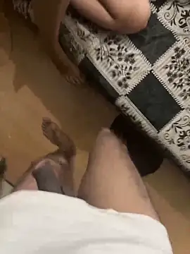 XXX chat uživo modela indianshycouple