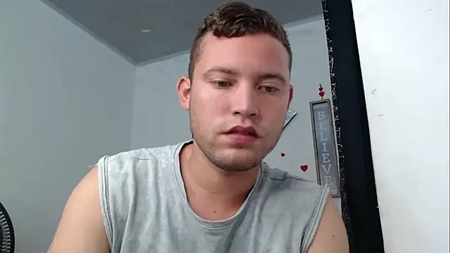 Show de webcam de sven_fox723