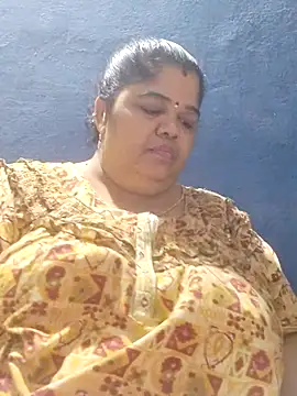 tamilthanushri Chat XXX in diretta