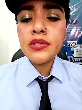 MAYE__13のウェブカメラショー