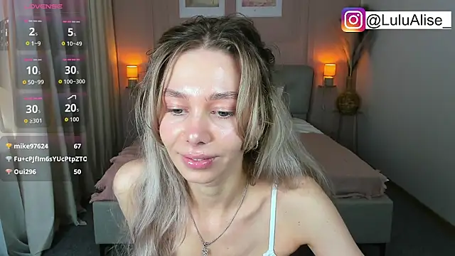 Živý XXX chat LuluAlis