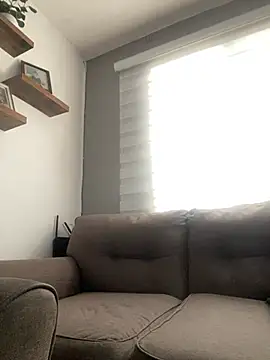 HOTB0Y18 Show in webcam