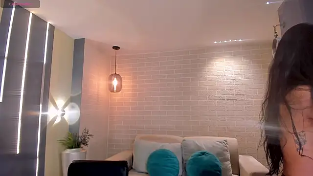 AmaliaCrusのライブXXXチャット