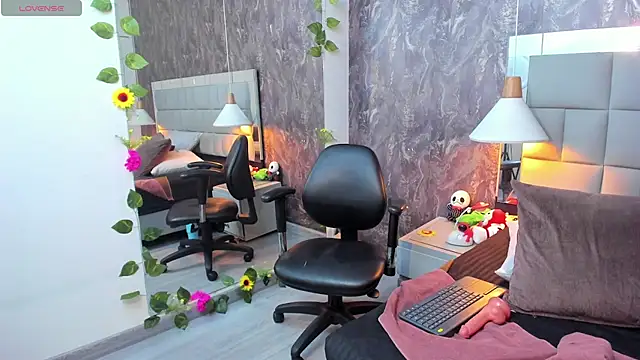 emhavega লাইভ XXX চ্যাট