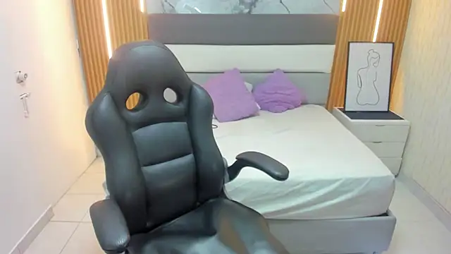 Chatroom XXX en direct de LEYNABRAUN