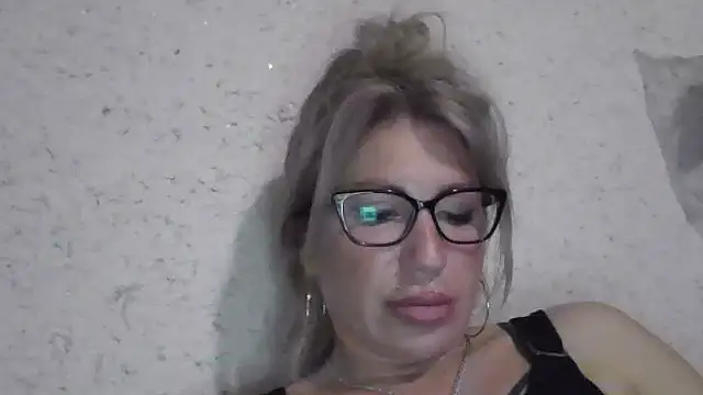 fox_red_lady7's Live XXX Chat