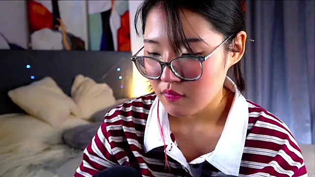 NelleMihalko's Live XXX Chat