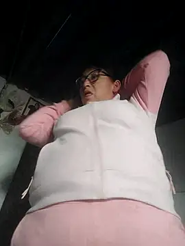 clarita_01's Live XXX Chat