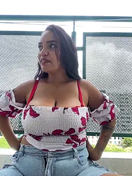 Sara-77 webkamerás műsora