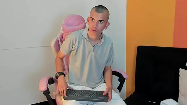 Show de Rowan_Cley na webcam