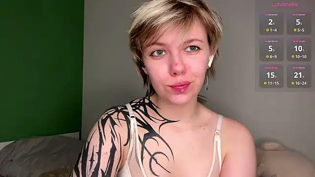 Chat XXX en directo de MadalynNosel