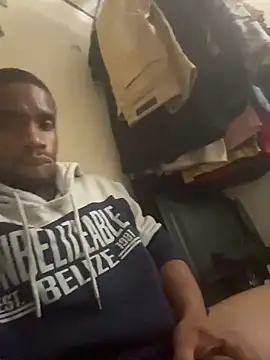 willie896 Show in webcam