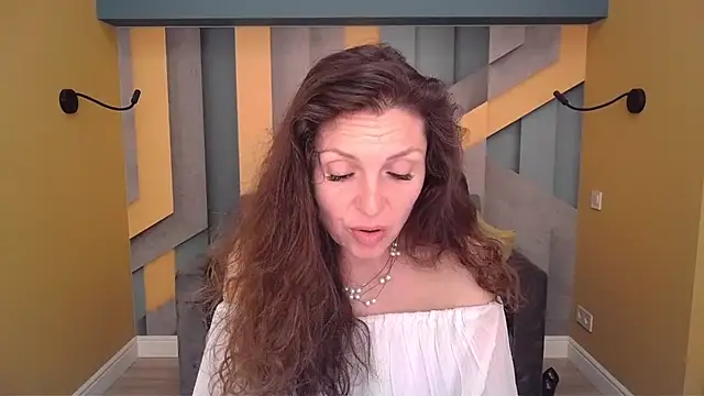 EllaLong Show Webcam