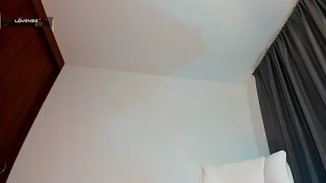 Silvanna-Moree live XXX chat